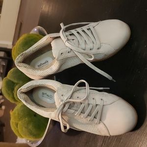 SoftWalk beige leather & mesh 8.5 W find comfort within shoes. NWOT